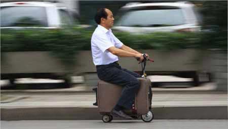 چمدان پیشرفته ای که میتواند شما را هم حمل کند