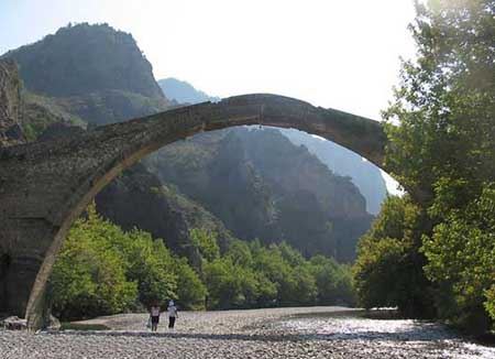 نمایی از زیباترین پل های سنگی در جهان (عکس)
