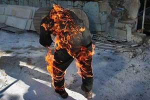خودسوزی مرد ایرانی جلوی نهاد ریاست جمهوری (عکس) 1