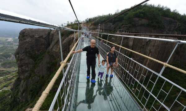 با ترسناک ترین پل جهان آشنا شوید (عکس)