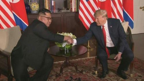 تصاویر و جزئیات دیدار دونالد ترامپ و رهبر کره شمالی