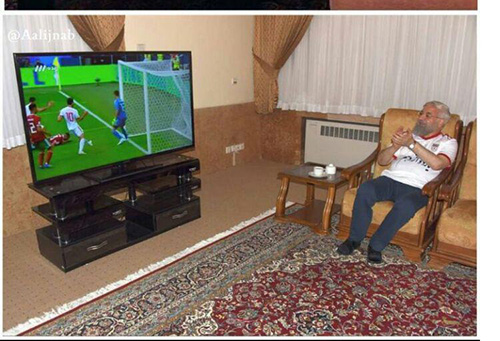 تصاویر حسن روحانی در حال تماشای بازی ایران و مراکش