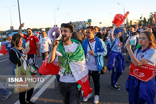 تصاویر حاشیه و تماشاچیان بازی ایران و اسپانیا