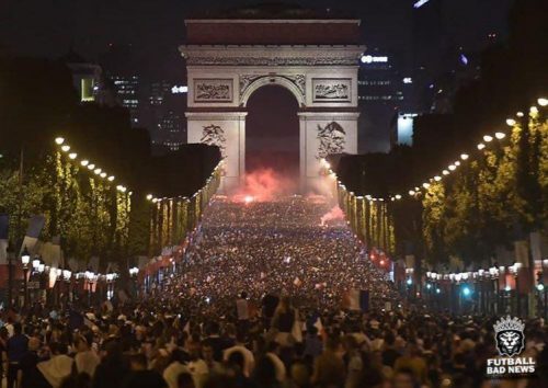 تصاویر شادی مردم و بازیکنان فرانسه بعد از قهرمانی جام جهانی