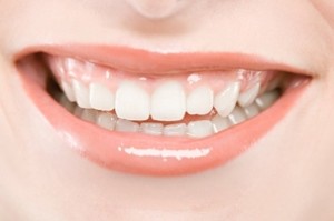 چگونه دندان هایمان را در کوتاه مدت سفید کنیم ؟