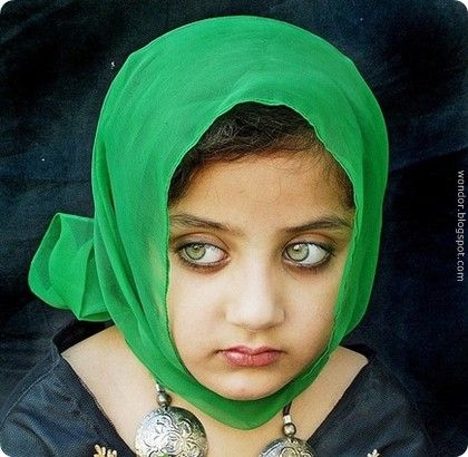 عکس های دختری افغانی با زیبا ترین چشم های جهان  / www.irannaz.com