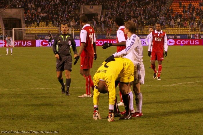عکسهایی بسیار خنده دار و دیدنی از حوادث فوتبالی / www.irannaz.com