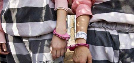 تصاویری بسیار دلخراش از زندان زنان در آمریکا