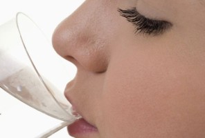 علت زیاد نوشیدن آب برای لاغر شدن چیست؟