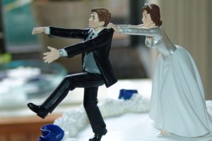 چرا نامزدتان از ازدواج با شما فرار می کند؟