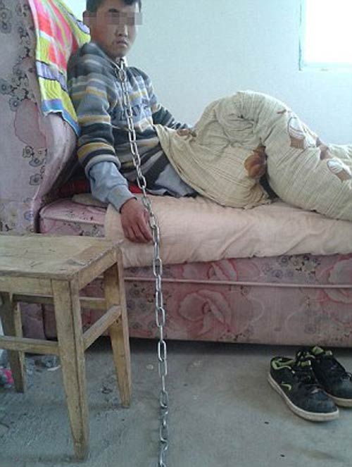 شکنجه کودک چینی توسط مادر سنگدل (عکس)