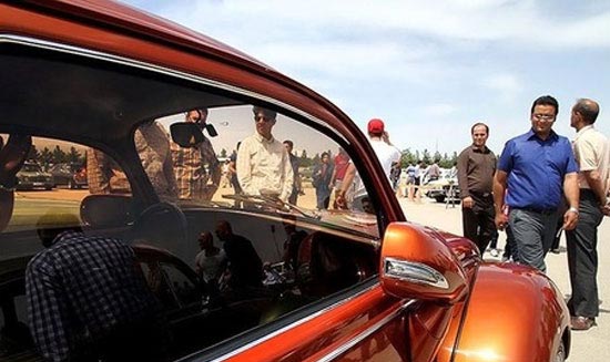 تصاویری از نمایشگاه خودرو های قدیمی در مشهد