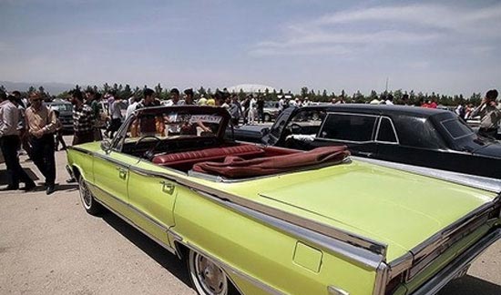 تصاویری از نمایشگاه خودرو های قدیمی در مشهد