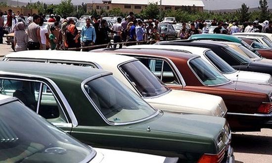 تصاویری از نمایشگاه خودرو های قدیمی در مشهد