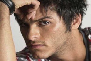 تلاش خواننده زیرزمینی برای مجاز شدن