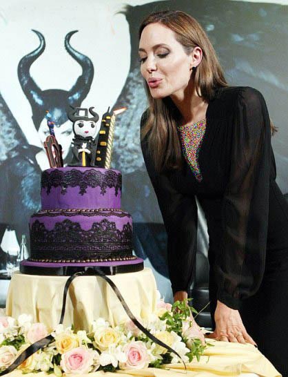 کیک تولد خاص آنجلینا جولی (عکس)