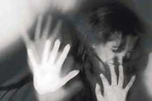 تجاوز وحشیانه به یک دختر نوجوان توسط 40 مرد