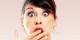 رابطه نامشروع یک زن با اسکلت انسان ها! (عکس)