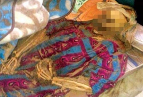 پودر شدن جسد یک زن کویتی در بسترش پس از 8 سال! (عکس) 