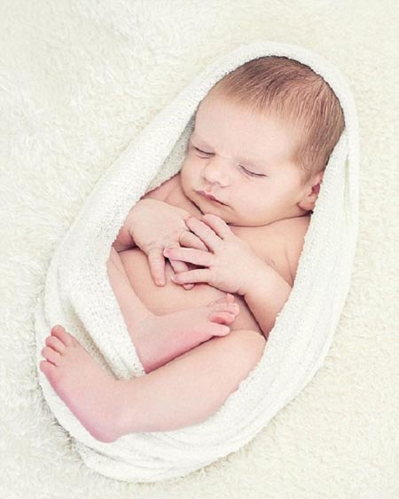 عکس های آتلیه ای ناز از نوزادان 14 روزه