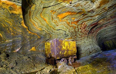 غار نمکی بسیار زیبا و دیدنی در روسیه (عکس)