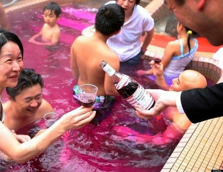 ایده جدید و بسیار جالب ژاپنی ها برای شنا کردن (عکس)