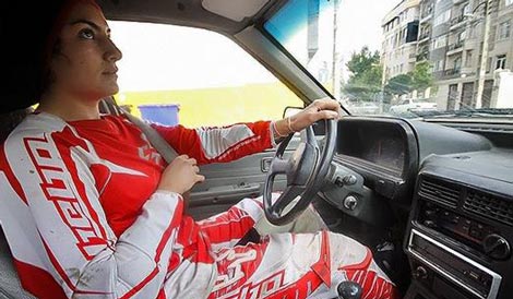 تصاویری از حرفه ای ترین دختر موتور سوار ایرانی