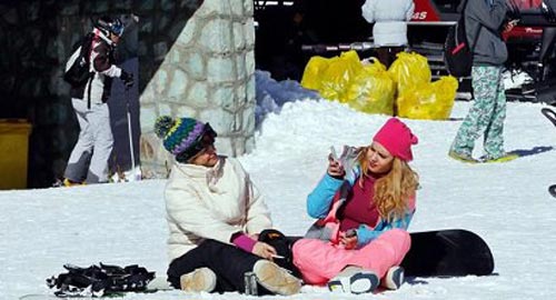 کشف حجاب علنی دختران در پیست اسکی توچال (عکس)