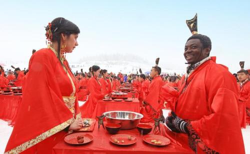 بزرگترین مراسم عروسی در چین (عکس)