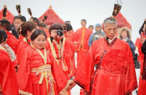 بزرگترین مراسم عروسی در چین (عکس)