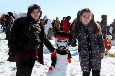 جشنواره ساخت آدم برفی زیبا در اردبیل (تصاویر)