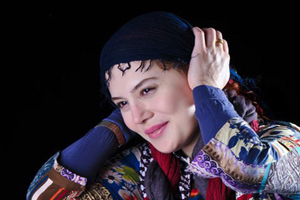 نگاهی کوتاه به بیوگرافی شیوا بلوریان