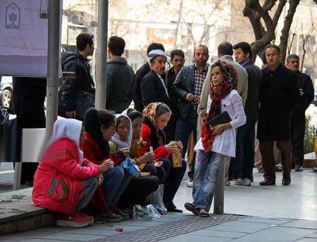 چهره های دردناک دختران سوخته شین آبادی و اعتراض در تهران