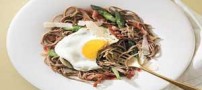 طرز تهیه نودل با تخم مرغ و مارچوبه