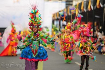 فستیوال خیره کننده رقص و شادی در اندونزی (عکس)