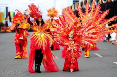 فستیوال خیره کننده رقص و شادی در اندونزی (عکس)