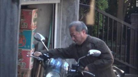 جنجال ارتباط جنسی یک معلم با 12 هزار زن بدکاره (عکس)