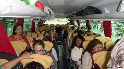 اتوبوس زنان ویژه مردان روستایی مجرد در اسپانیا!! (عکس)