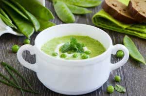طرز تهیه سوپ نخود فرنگی با رزماری