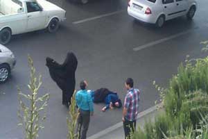 خودکشی وحشتناک زنی از بالای پلی در مشهد (عکس)