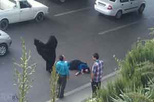 خودکشی دردناک یک زن در مشهد مقابل چشم همه (عکس)