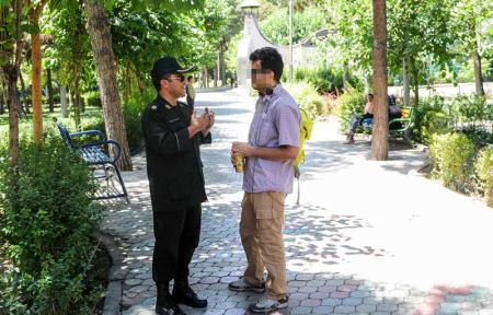 عکس هایی از برخورد پلیس با روزه خواران در تهران