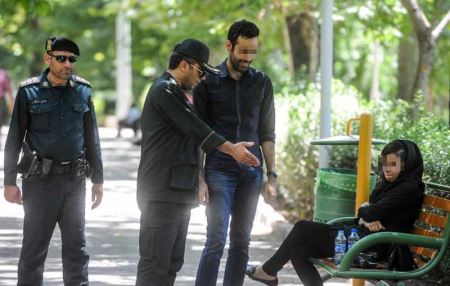 عکس هایی از برخورد پلیس با روزه خواران در تهران