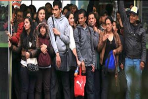 آزار جنسی زنان در وسایل نقلیه عمومی (عکس)
