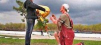 عجیب ترین روش خواستگاری این پسر (عکس)