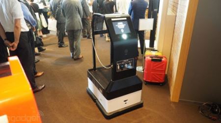 جالب ترین هتل دنیا با کارکنان رباتی! (عکس)