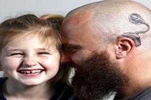 اثبات عشق زیبای این پدر به دختر ناشنوایش (عکس)