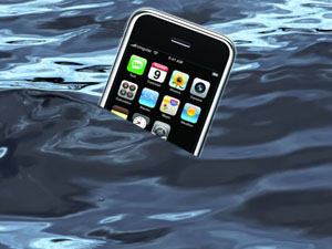 اگر تبلت یا گوشی در آب افتاد چکار کنیم؟