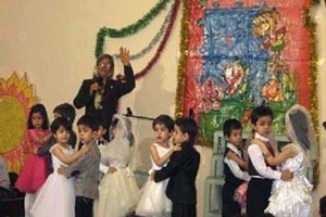 وحشتناک ترین آموزش های زننده در مهد کودک های تهران (عکس)