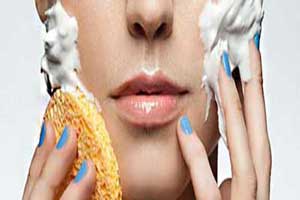 لیف زدن برای پاکسازی پوست خوب است یا بد؟